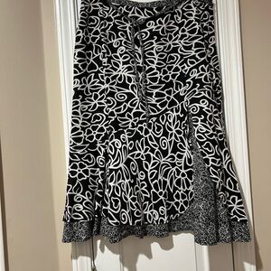 Chic Asymmetrical Black and White Floral Skirt